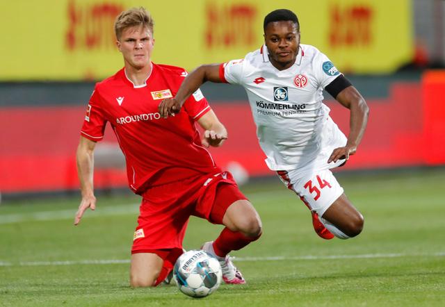 在一个中高 在一个中高